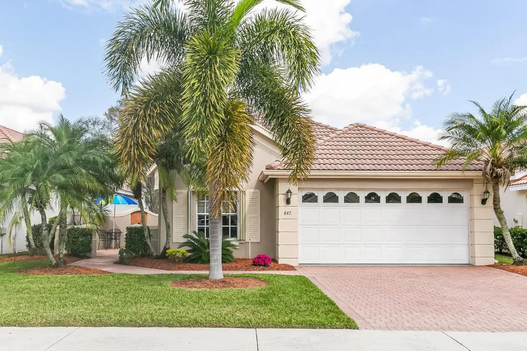 847 SW Lake Charles Circle Port St Lucie FL 34986