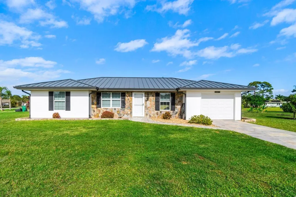 1697 SE Lyngate Drive Port St Lucie FL 34952