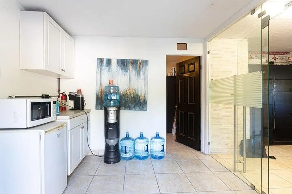 3109 2nd Avenue N Palm Springs FL 33461