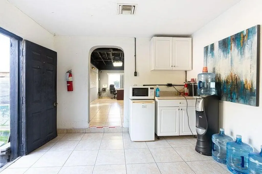 3109 2nd Avenue N Palm Springs FL 33461