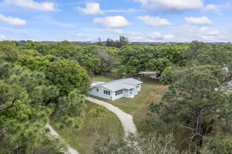 2530 S Rock Road Fort Pierce FL 34945