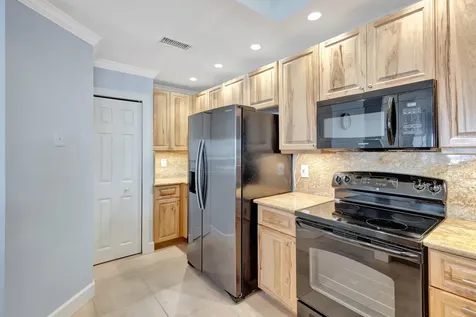 2470 Harbour Cove Drive Hutchinson Island FL 34949