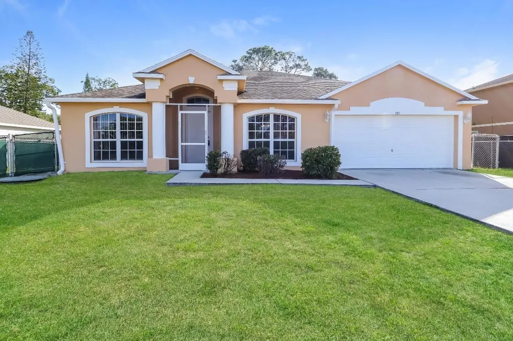 385 NW Dorchester Street Port St Lucie FL 34983