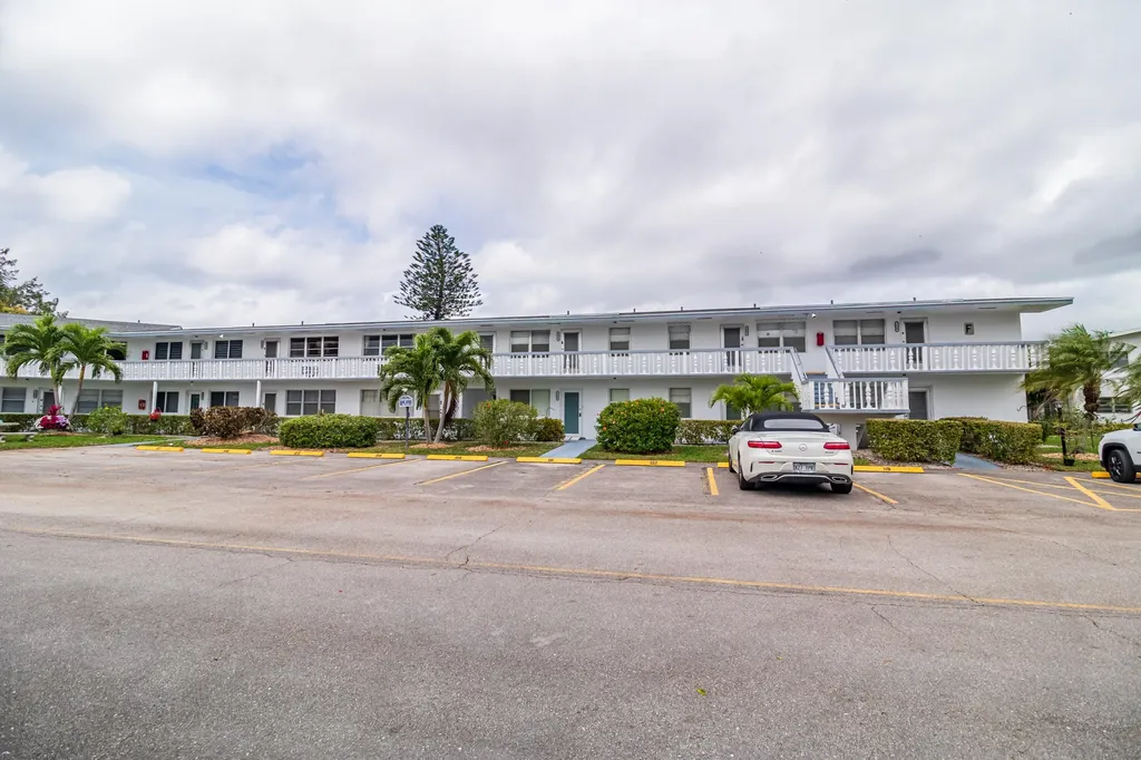 120 Northampton West Palm Beach FL 33417