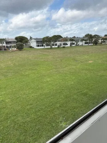 113 Berkshire E West Palm Beach FL 33417