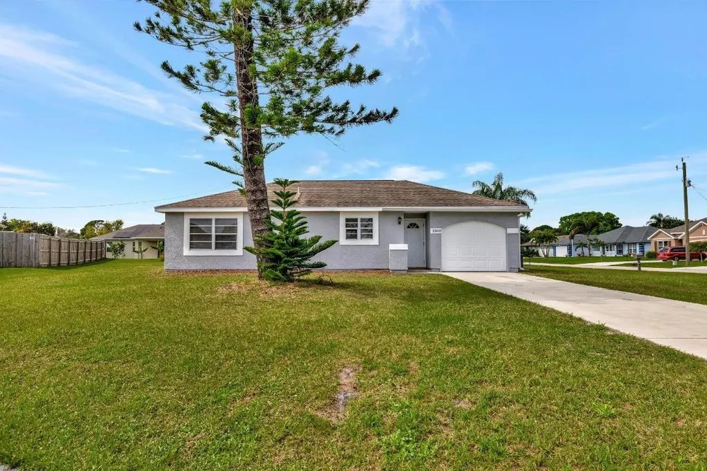 2502 SE Caladium Court Port St Lucie FL 34952