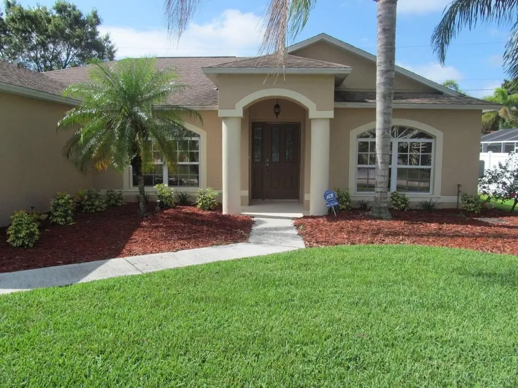 6867 NW Brookhaven Avenue Port St Lucie FL 34983