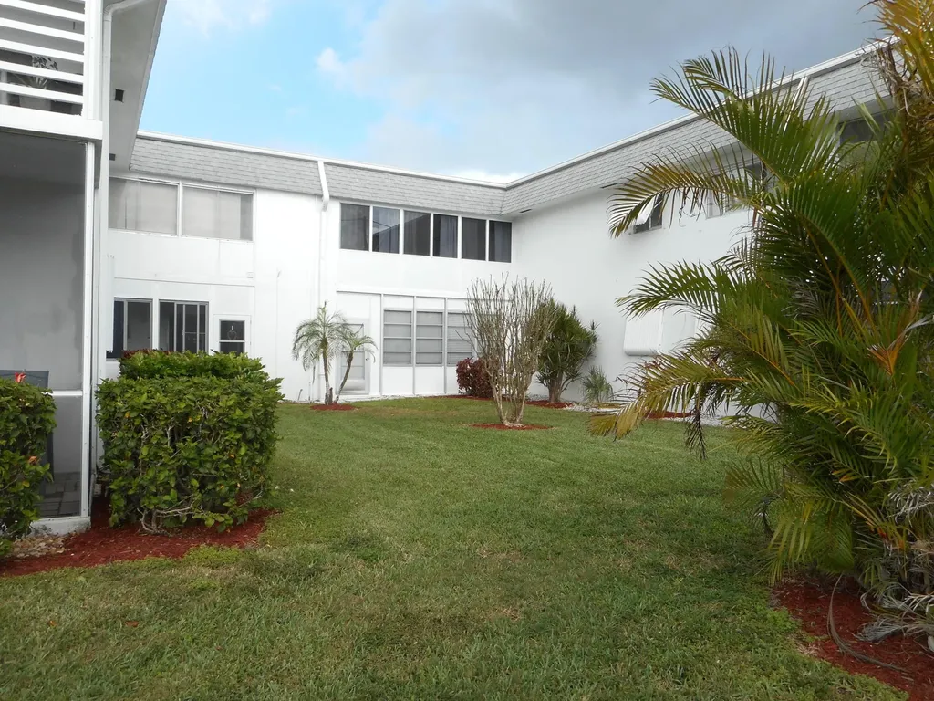 3322 Cynthia Lane Lake Worth Beach FL 33461