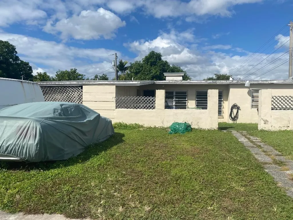 1201 W 60th Terrace Hialeah FL 33012