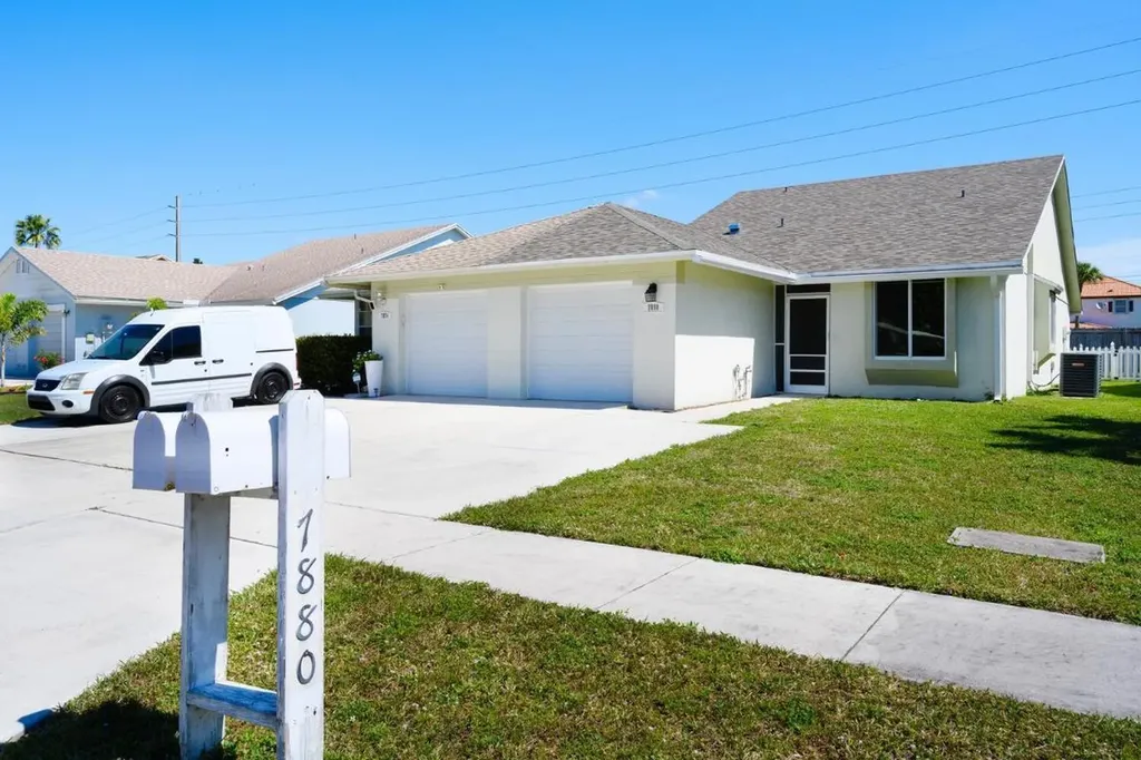 7880 Aztec Court Lake Worth FL 33463