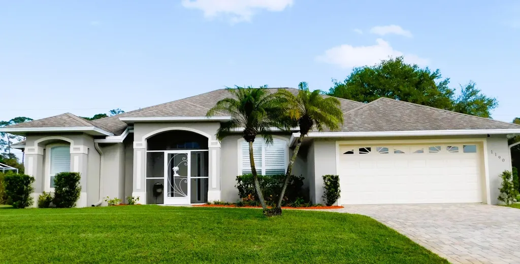 1190 43rd Court SW Vero Beach FL 32968