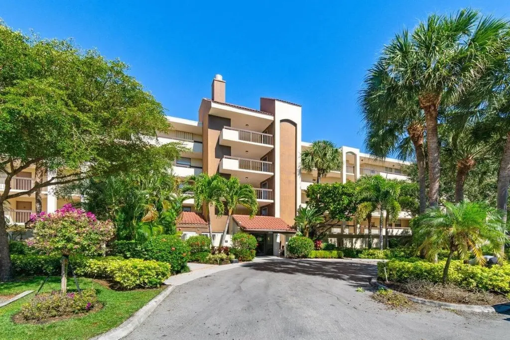 955 Egret Circle Delray Beach FL 33444