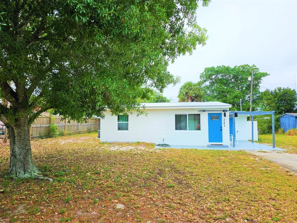 261 6th Court SW Vero Beach FL 32962