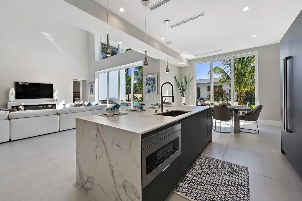 2627 NE 14th Street Fort Lauderdale FL 33304