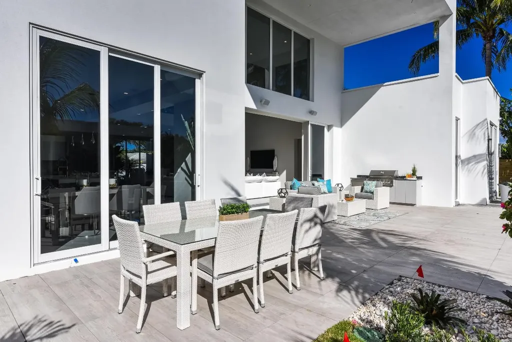 2627 NE 14th Street Fort Lauderdale FL 33304