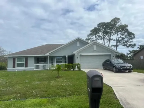 1425 SE Navajo Lane Port St Lucie FL 34983