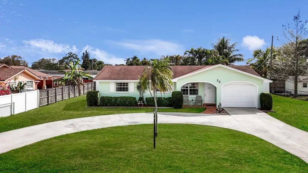 25 W Mango Road Lake Worth FL 33467