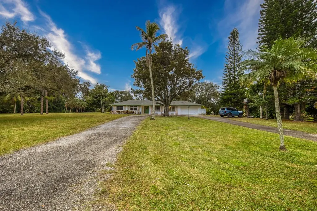 5140 Horseshoe Circle N West Palm Beach FL 33417