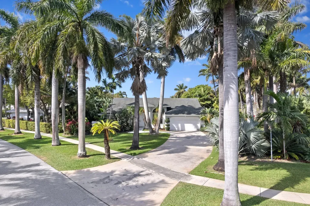 300 N Country Club Boulevard Boca Raton FL 33487