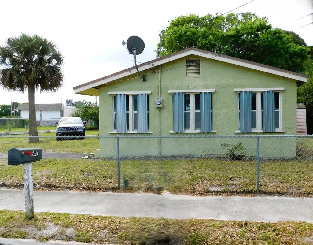 507 N 24th Street Fort Pierce FL 34950