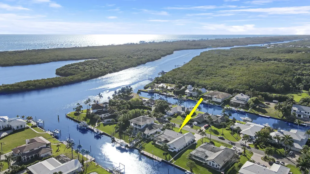 8579 SE Sabal Street Hobe Sound FL 33455