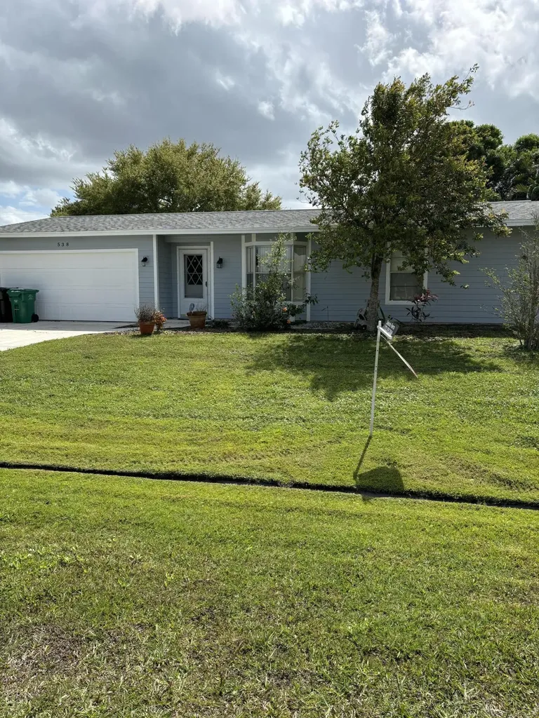 538 NW Avon Avenue Port St Lucie FL 34983