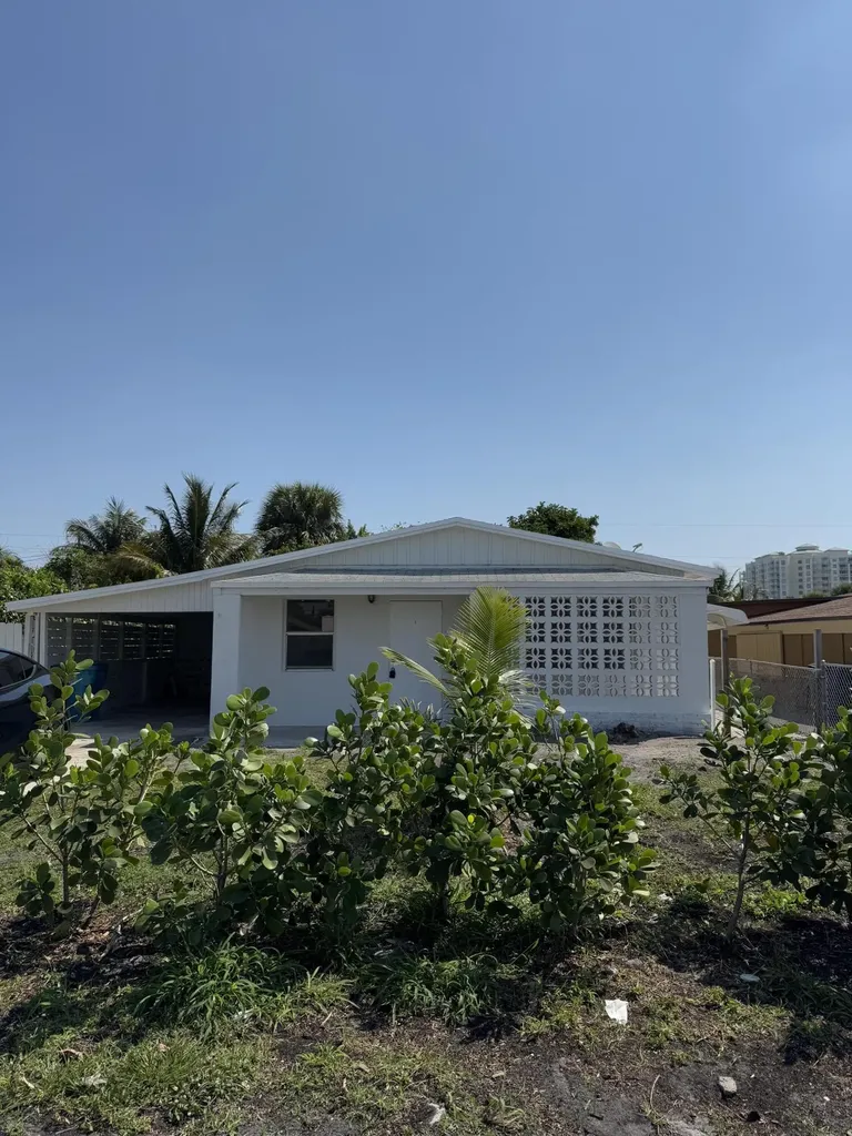 608 NE 2nd Street Boynton Beach FL 33435