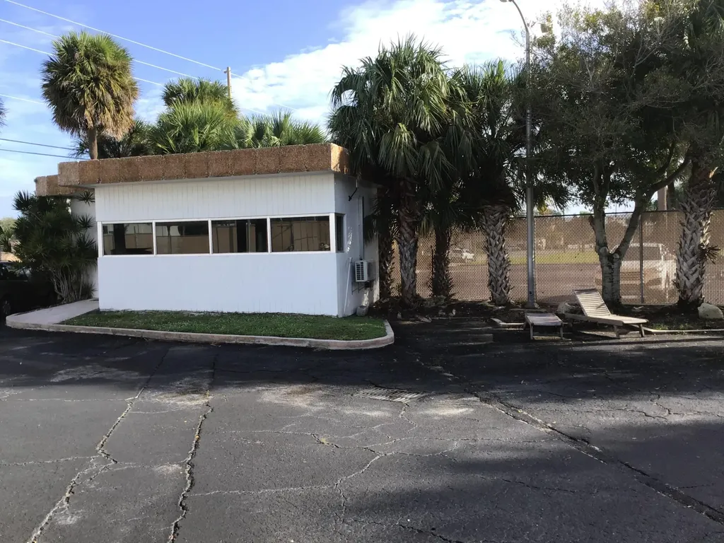 300 S 6th Street Fort Pierce FL 34950