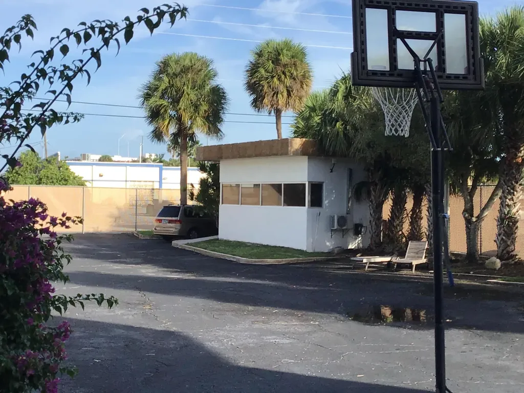 300 S 6th Street Fort Pierce FL 34950