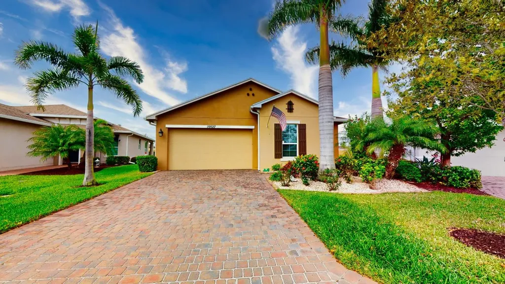 10027 SW Indian Lilac Trail Port St Lucie FL 34987