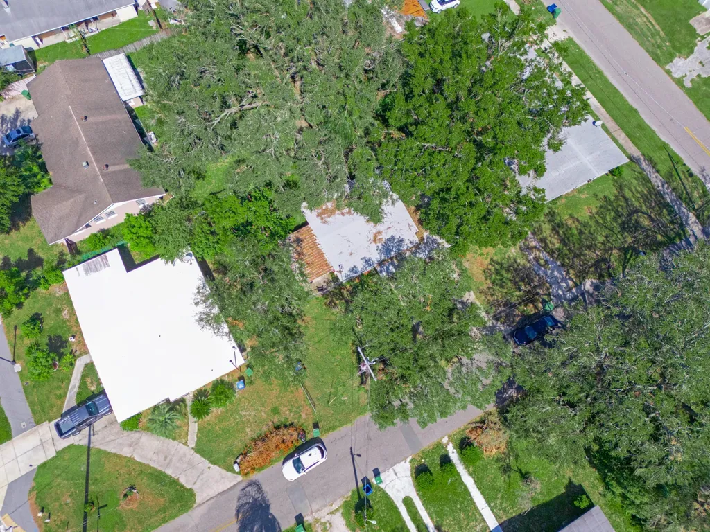 657 Ave C SW Winter Haven FL 33880