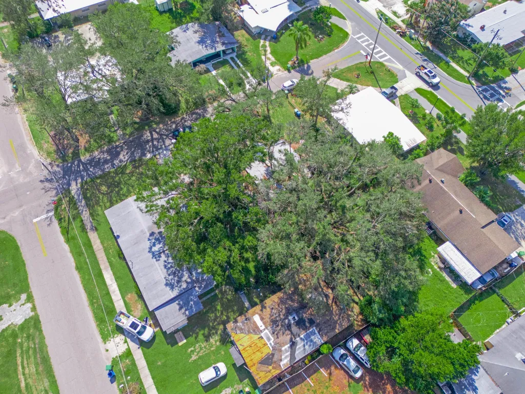 657 Ave C SW Winter Haven FL 33880