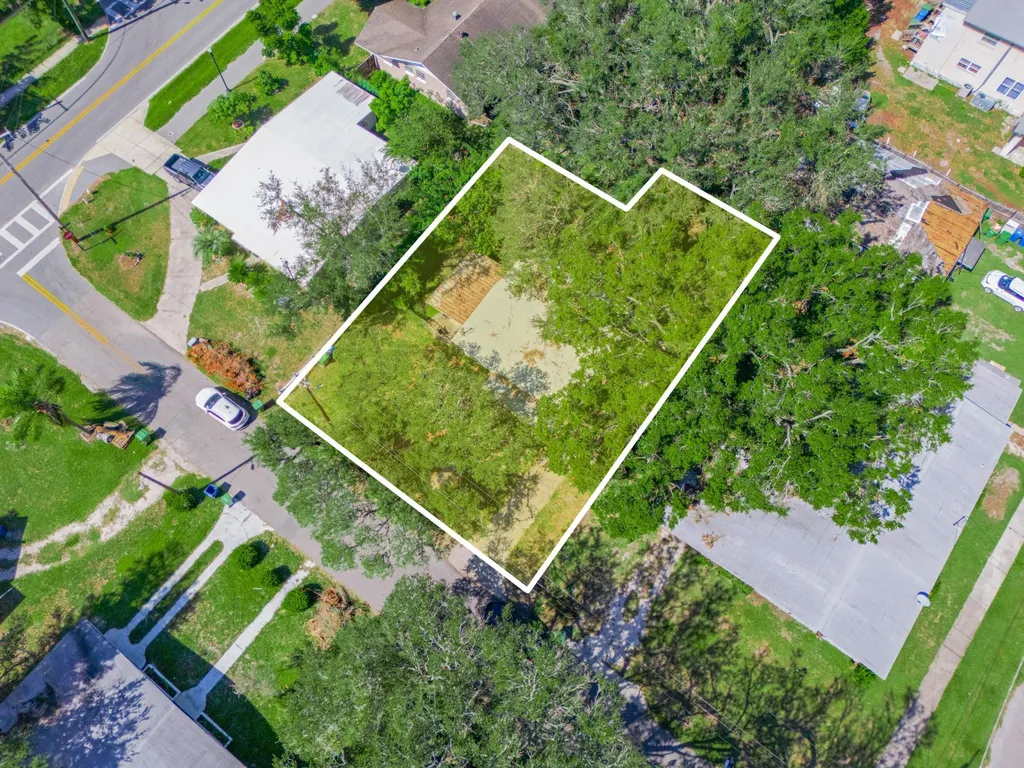 657 Ave C SW Winter Haven FL 33880