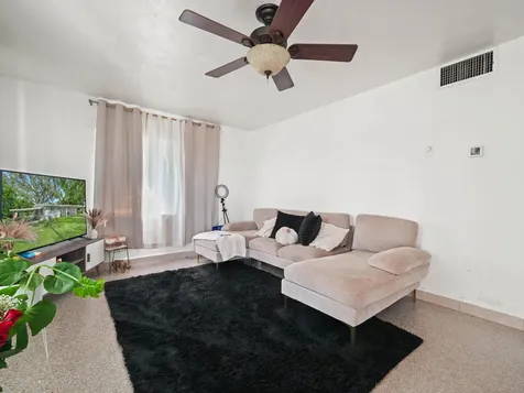 657 Ave C SW Winter Haven FL 33880