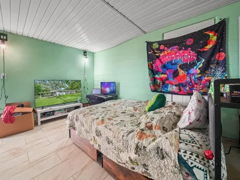 657 Ave C SW Winter Haven FL 33880
