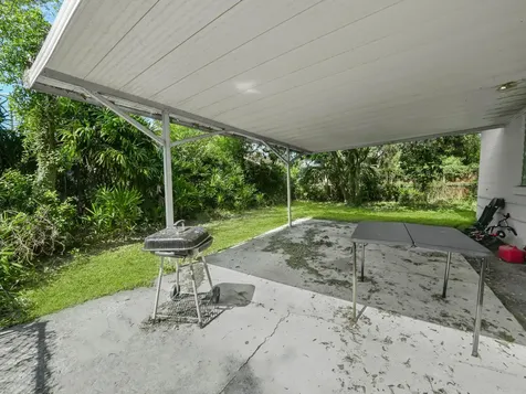 657 Ave C SW Winter Haven FL 33880