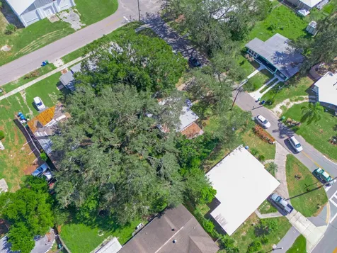 657 Ave C SW Winter Haven FL 33880