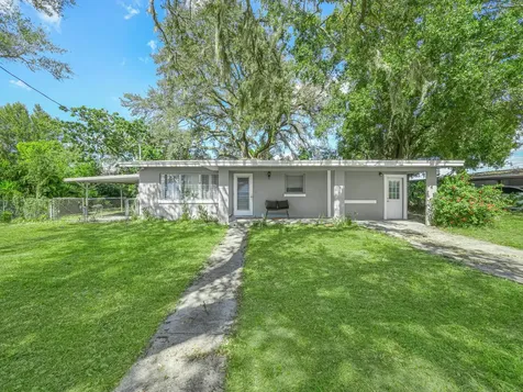 657 Ave C SW Winter Haven FL 33880