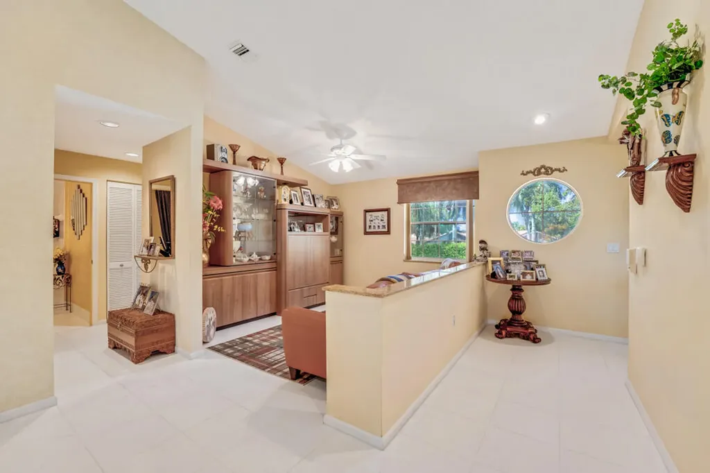 9805 Shadybrook 201 Drive Boynton Beach FL 33437