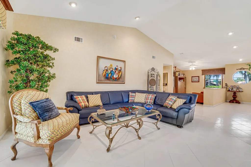 9805 Shadybrook 201 Drive Boynton Beach FL 33437