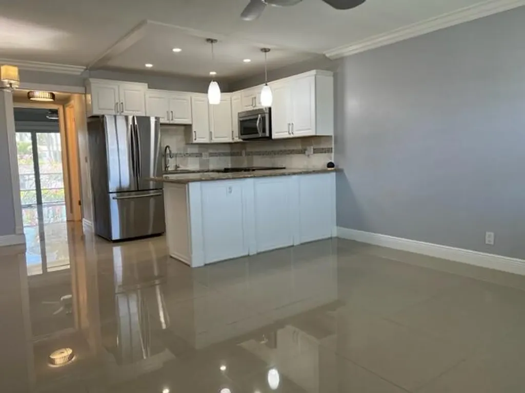 800 W Horizons 211 W Boynton Beach FL 33435