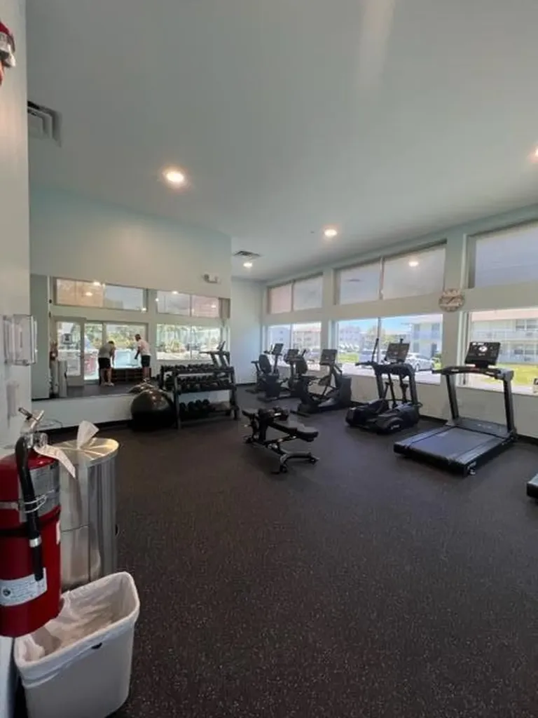 800 W Horizons 211 W Boynton Beach FL 33435