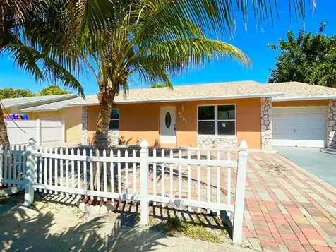 6065 Wauconda Way E Lake Worth FL 33463