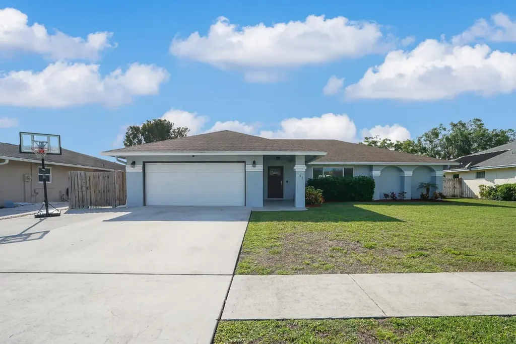 141 Sunflower Circle Royal Palm Beach FL 33411