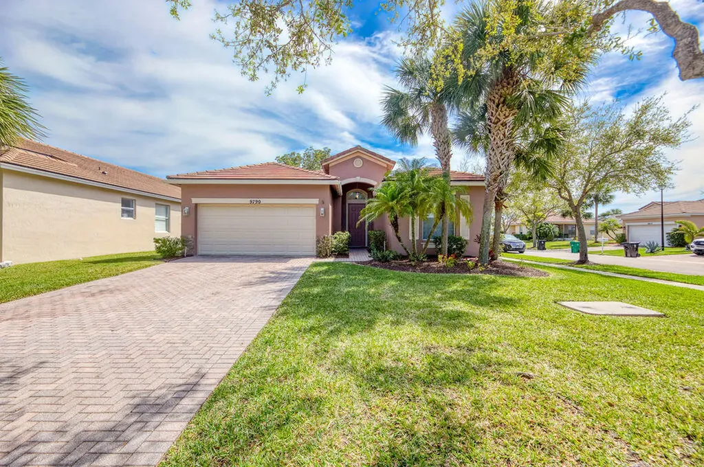 9790 SW Lindale Trace Boulevard Port St Lucie FL 34987