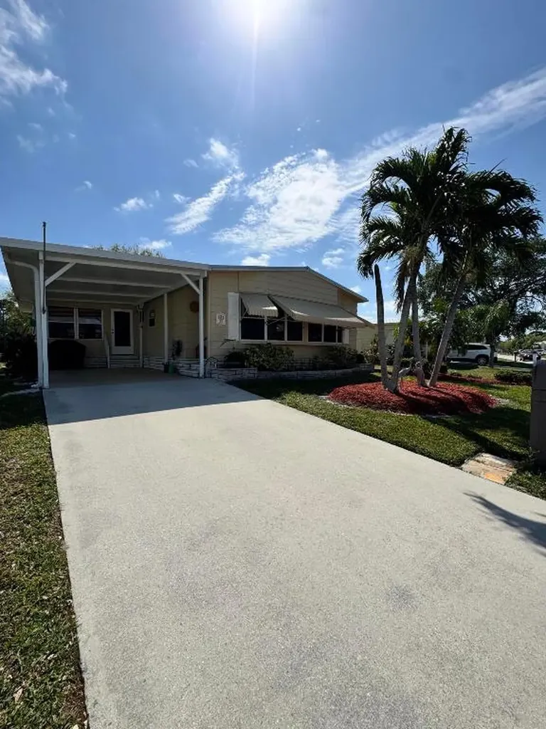 20 Calle De Lagos Fort Pierce FL 34951