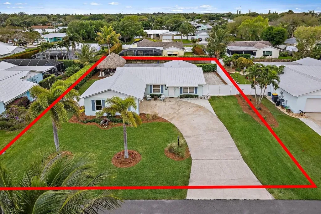 8742 SE Sandcastle Circle Hobe Sound FL 33455