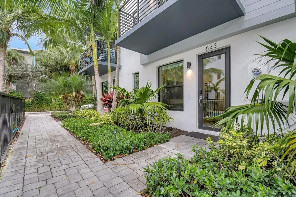623 NE 22nd Drive Wilton Manors FL 33305