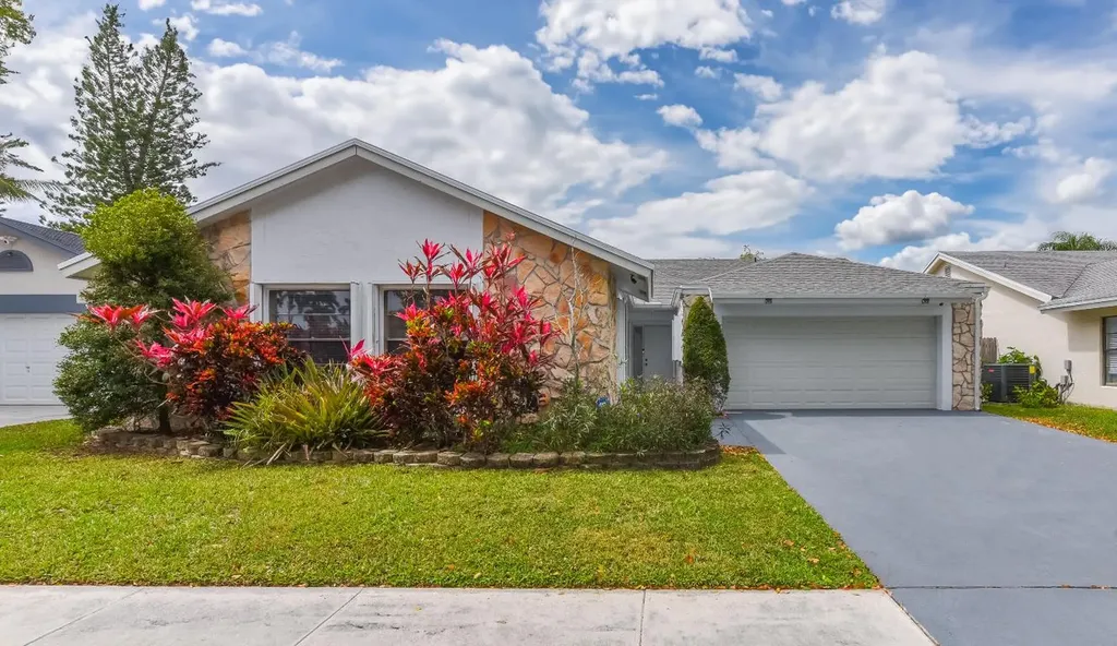 20977 Country Creek Drive Boca Raton FL 33428