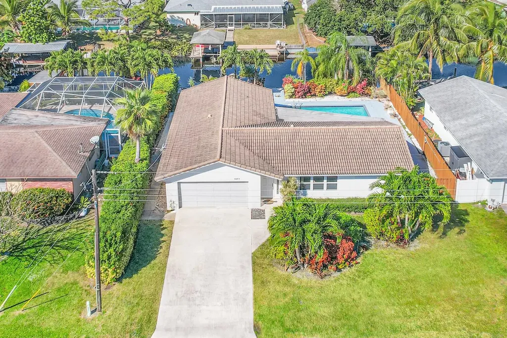1241 SW 27th Avenue Boynton Beach FL 33426